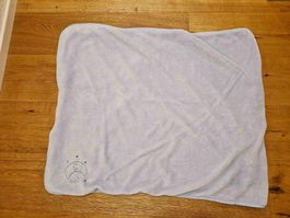 Kuschelige Babydecke mit Sternenmotiv – hellblau