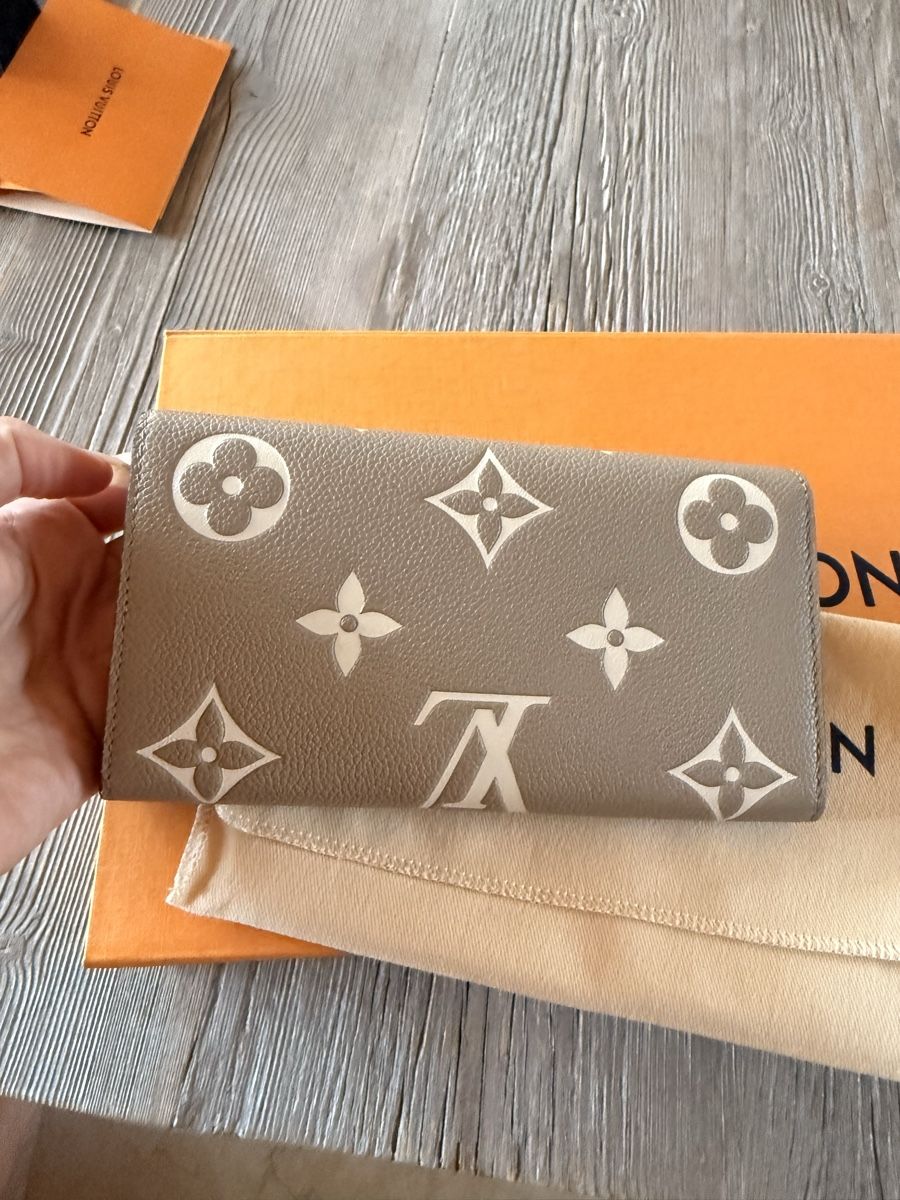 Louis Vuitton Portemonnaies: Louis Vuitton – Neuf avec emballage d'origine à Vétroz par cais 2