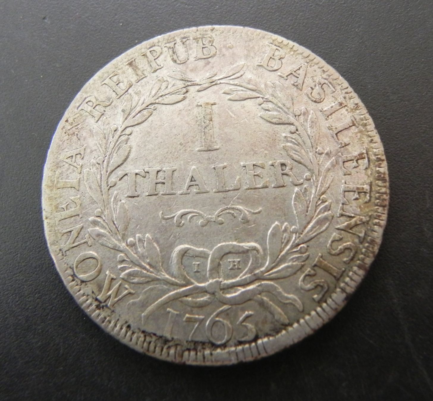 Tutti le monete: Basel 1 Thaler 1765 Silber – Usato da Biel/Bienne venduto da Gogolozi