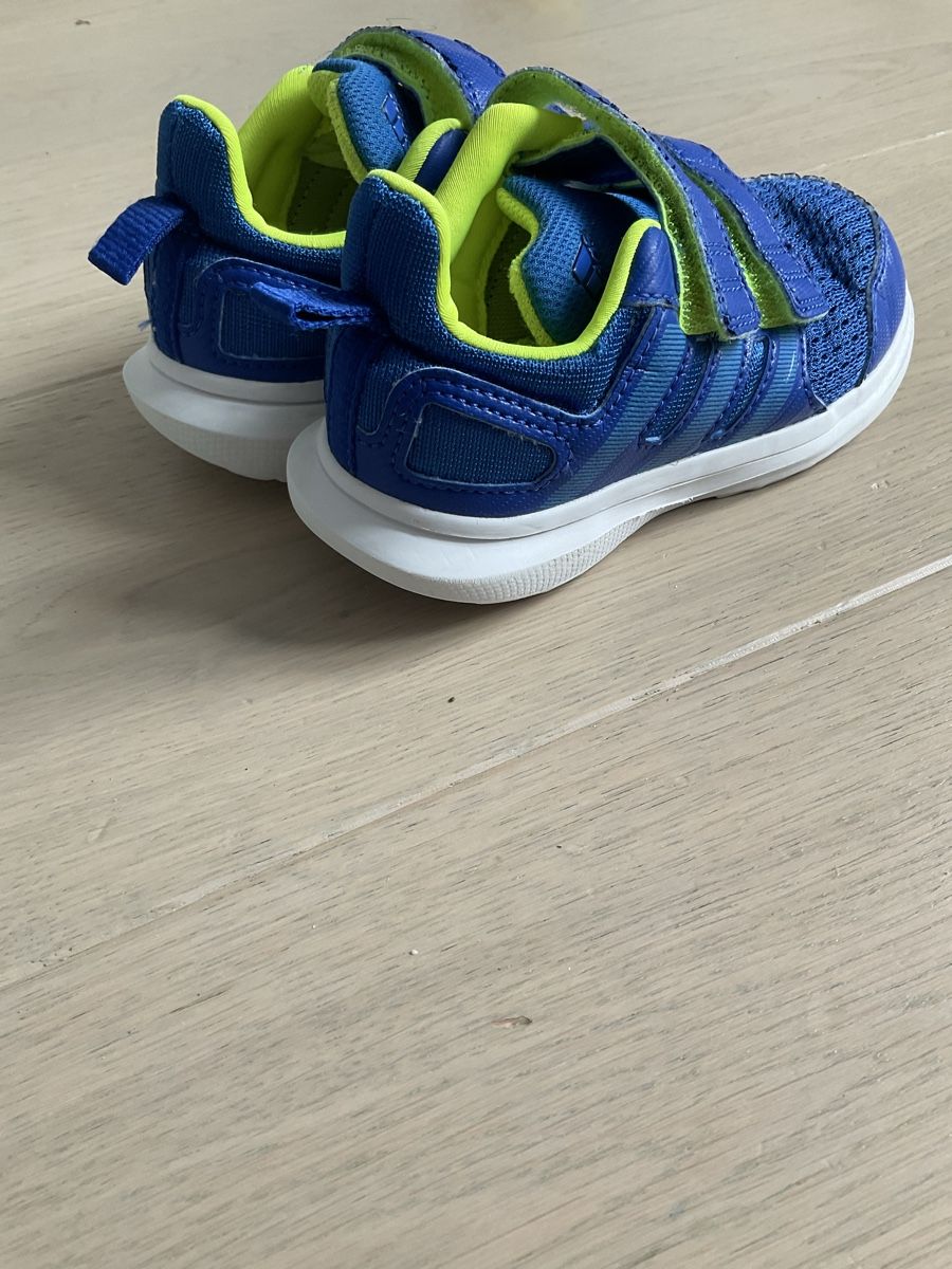 Adidas Scarpe per ragazzi: Adidas sneakers gr 26 – Usato da Zürich venduto da TheShips 2