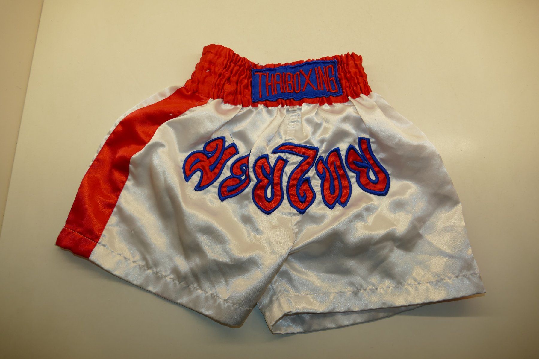 Pantaloni: Kinder Muay Thai Hose Grösse S – Usato da Niederhasli venduto da Flash32