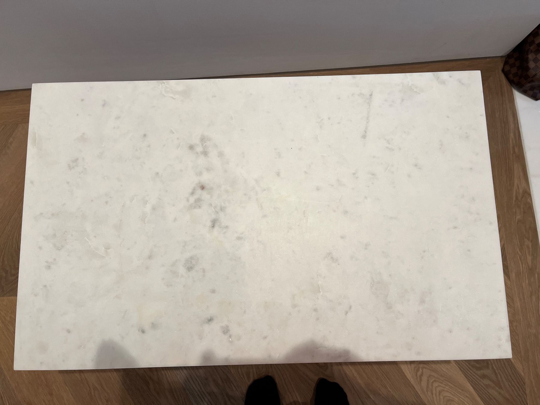 Westwing Tavoli: Schöner Marmor-Couchtisch mit Goldrahmen – Usato da Zug venduto da jes_fj6w 3