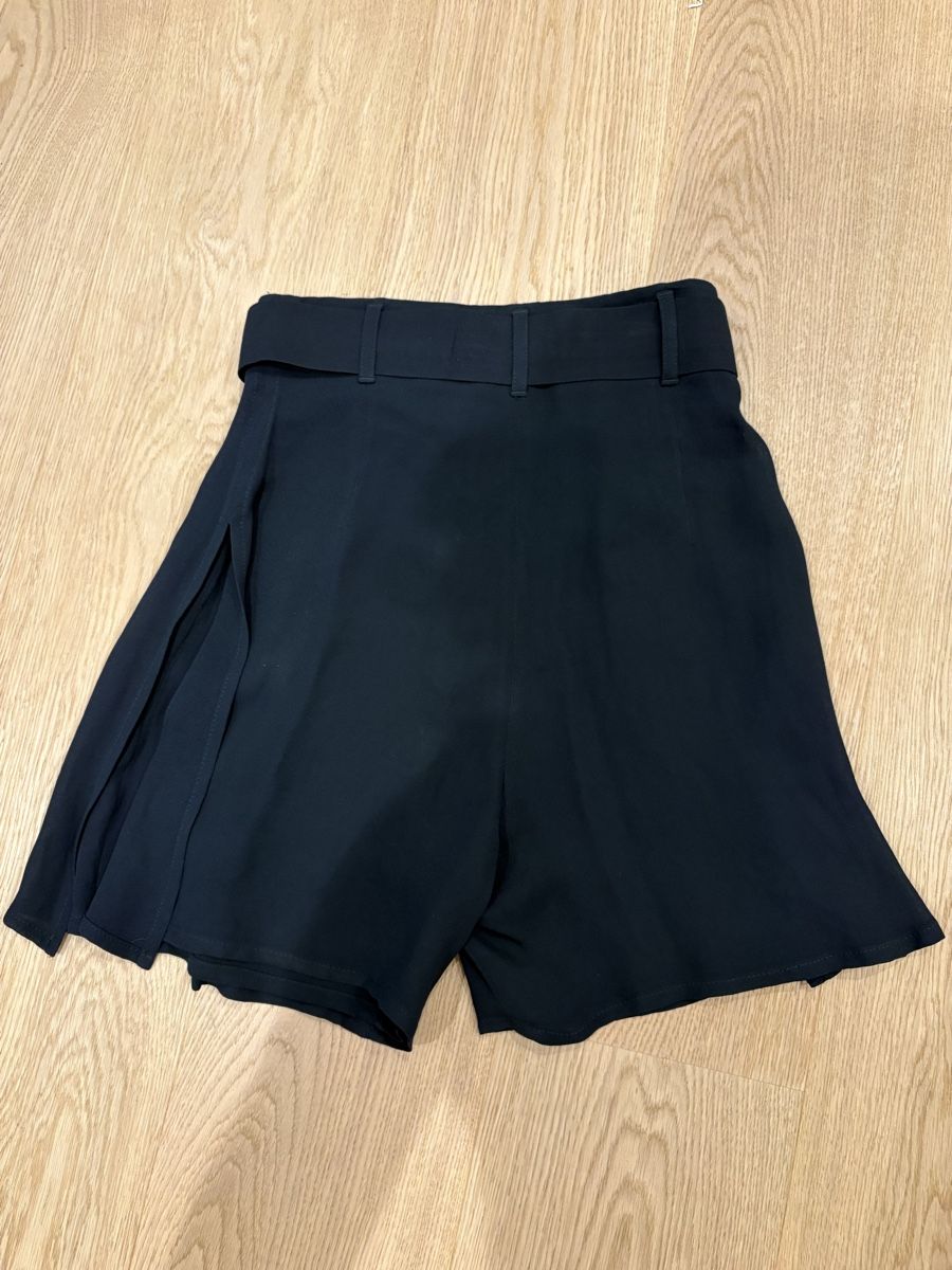 Pantaloni: Byblos black shorts – Usato da St. Gallen venduto da ott_f827 3