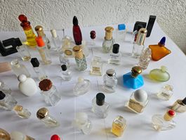 Lot de miniatures de parfum de collection (env. 50 pièces)