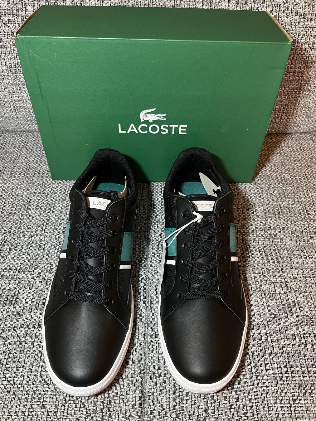 Lacoste Scarpe da uomo: Schwarze Schuhe von LACOSTE Gr. 42 – Nuovo e nell'imballaggio originale da Fribourg venduto da cichlidench 1