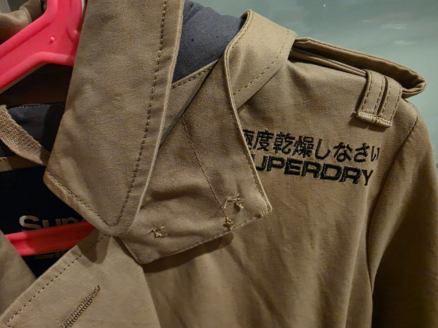 Superdry Cappotti: SuperDry & Co - Regenjacke "Cropped Super Raincoat" – Nuovo e nell'imballaggio originale da Bülach venduto da Zaimania 2