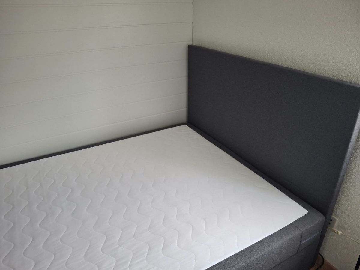 Betten: Boxspringbett dunkelgrau mit Matratze – Neu (gemäss Beschreibung) aus Flawil von ara_pdx9 1
