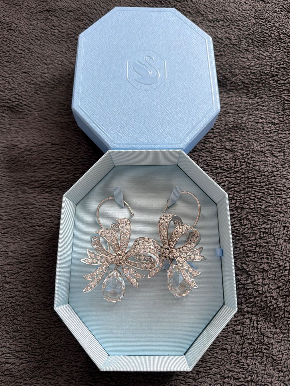 Swarovski Orecchini pendenti & Orecchini a lobo: Swarovski Hyperbola Ohrclips – Nuovo e nell'imballaggio originale da Fribourg venduto da DayaneH.
