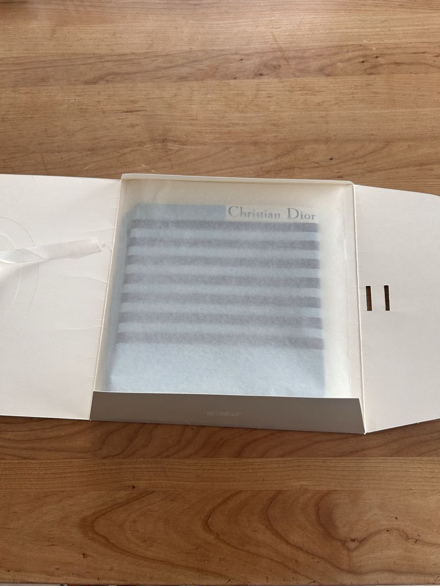 Dior Foulard & Sciarpe: Foulard Christian Dior – Nuovo e nell'imballaggio originale da Staufen venduto da Occidental 1