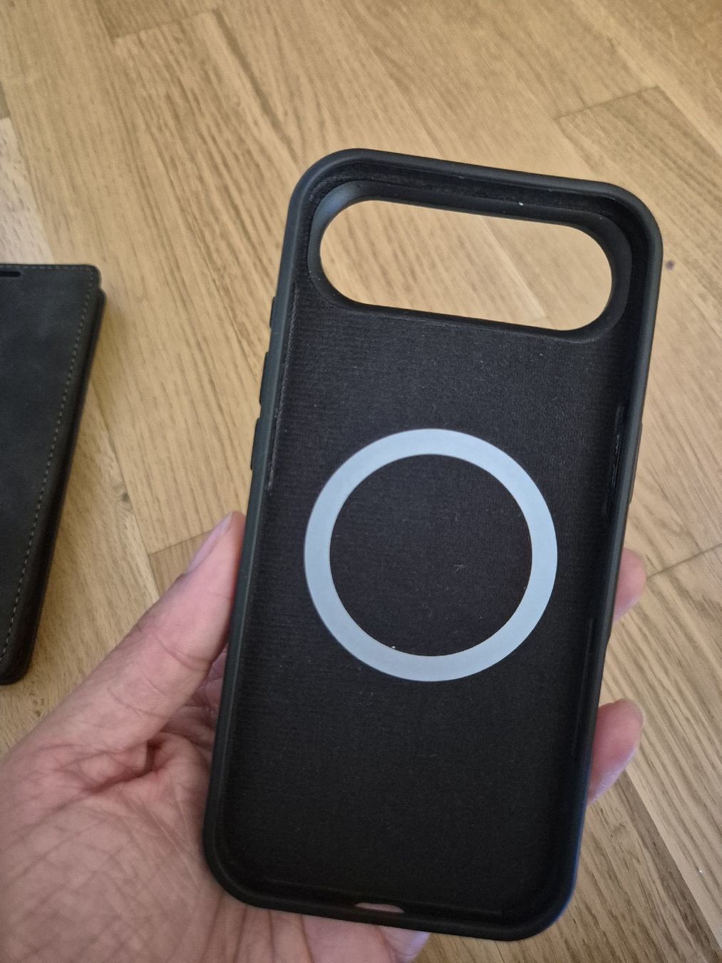 Apple Cover & Protezioni schermo: Zwei iPhone Air Hüllen  – Nuovo (secondo la descrizione) da Zürich venduto da mau_j25q