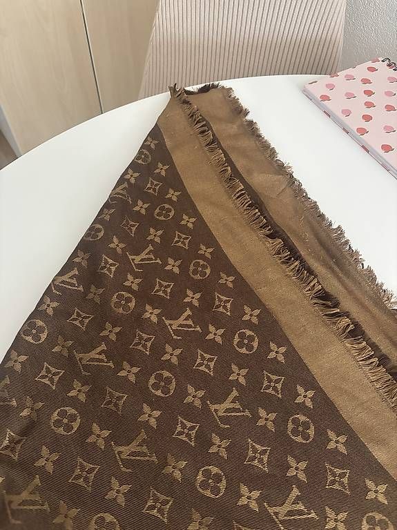 Foulards, Tücher & Schals: Écharpe Louis Vuitton  – Gebraucht aus Sion von Mourgoux