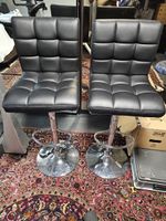 2 Barhocker schwarz Kunstleder höhenverstellbar 