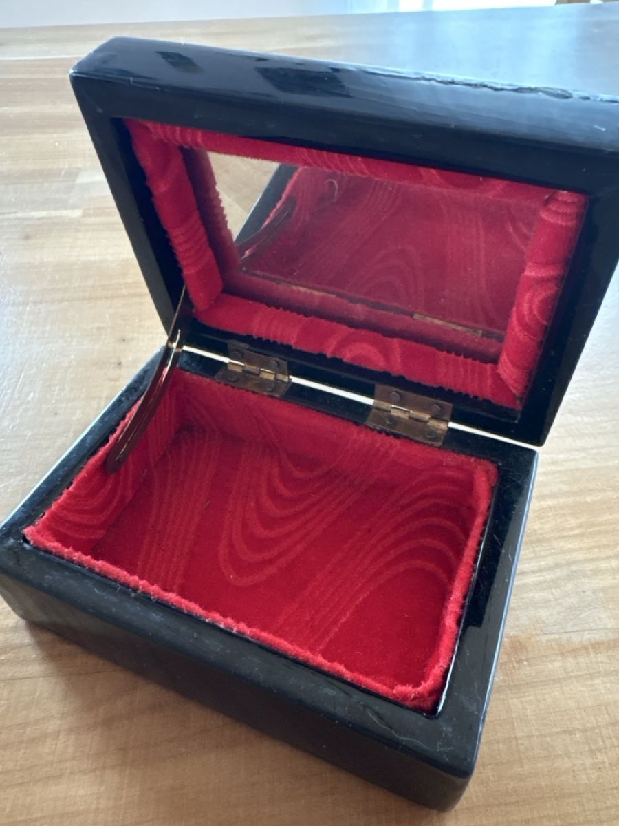 Portagioie: Holz Schatulle mit asiatischem Bild – Usato da Rümlang venduto da euqinom16 1