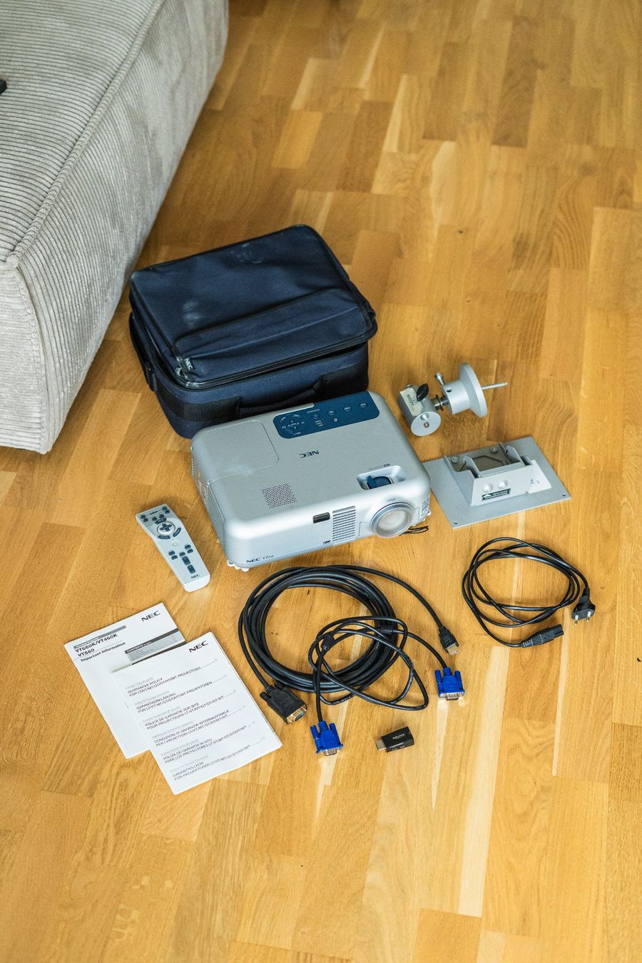 Nec Videoprojektoren: Beamer NEC VT560 LCD – Gebraucht aus Ostermundigen von jer_5qfg