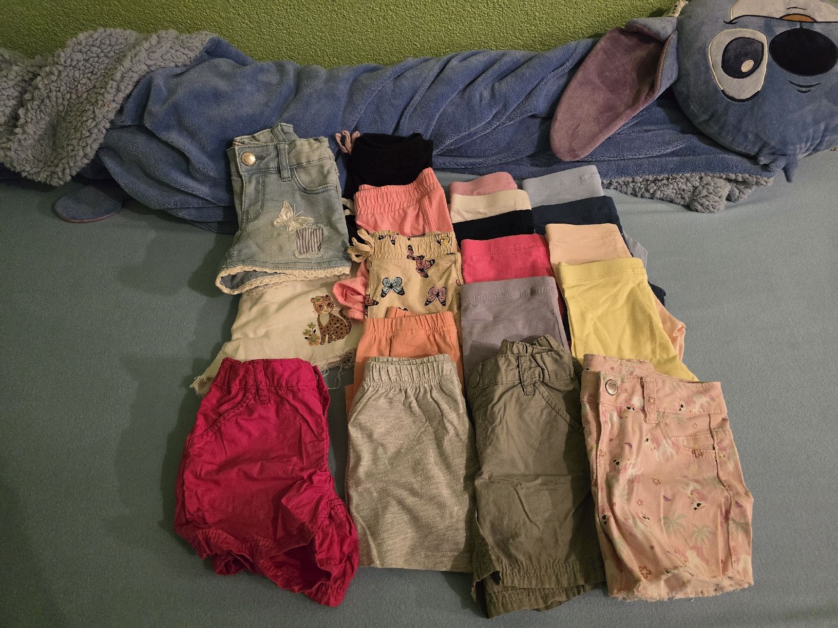 H&M Kleiderpakete & -sets: Mädchenkleider 98/104 – Gebraucht aus Günsberg von FW18 4