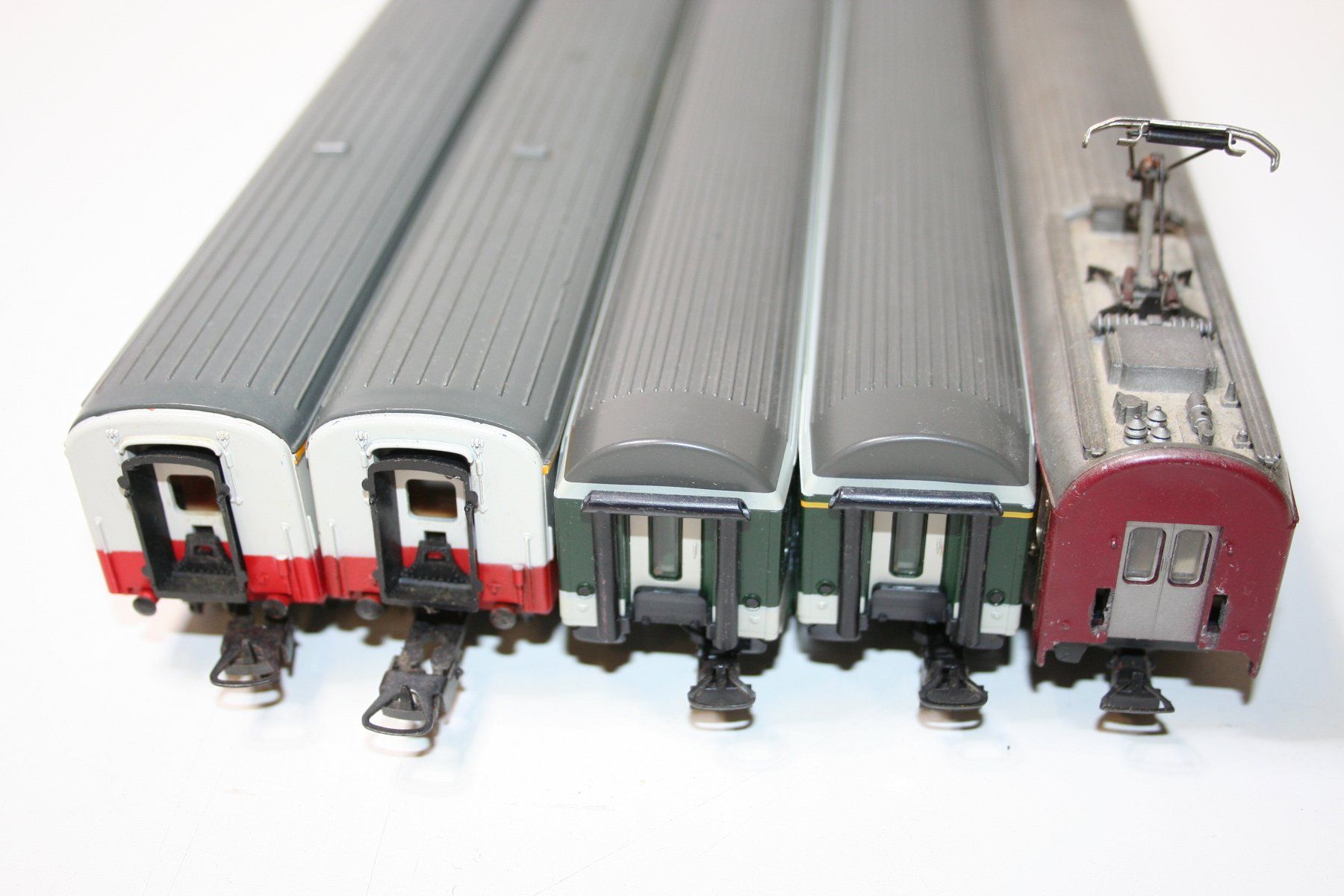 Märklin Modellini di ferrovie: 5 Personenwagen SBB – Usato da Andwil SG venduto da hakuesch 5