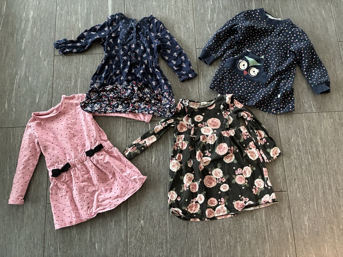 Ensembles coordonnés: Mädchen Kleiderpaket, Gr. 92, 22-teilig – D'occasion à Muhen par Sally203 1