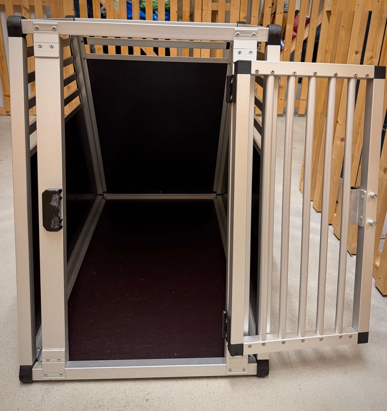 Gabbie, trasporto & Sicurezza: Sichere Hundebox für Auto – Usato da Zürich venduto da KeKu 2