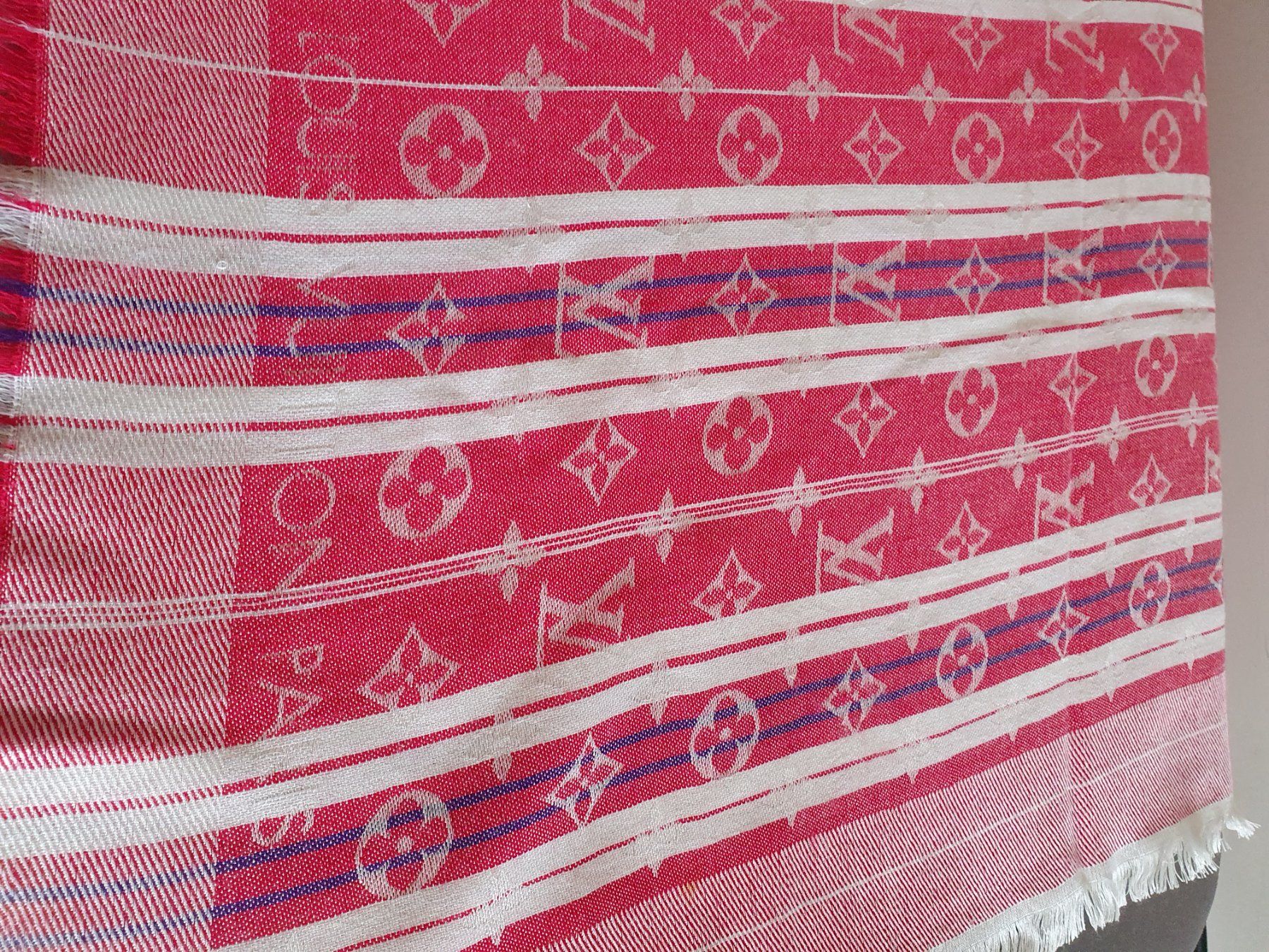 Louis Vuitton Foulard & Sciarpe: LOUIS VUITTON, SCHAL, Seide /Wolle, Special Edition – Nuovo (secondo la descrizione) da Lausanne venduto da Robino777 6