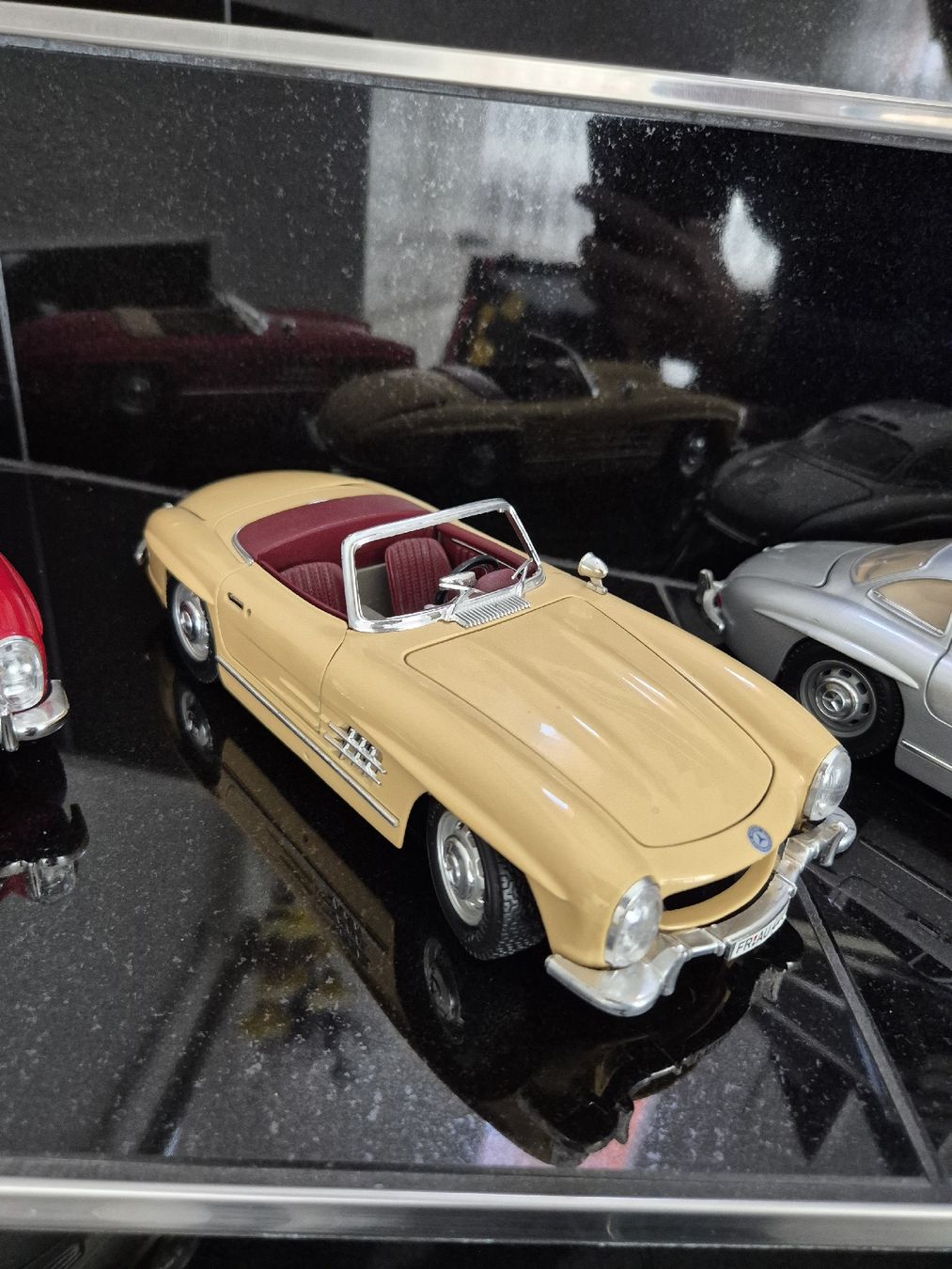 Kit di modellismo & Modellini statici: lot de 3 Mercedes  1/18 – Usato da Mannens venduto da BargainLiquidation 2