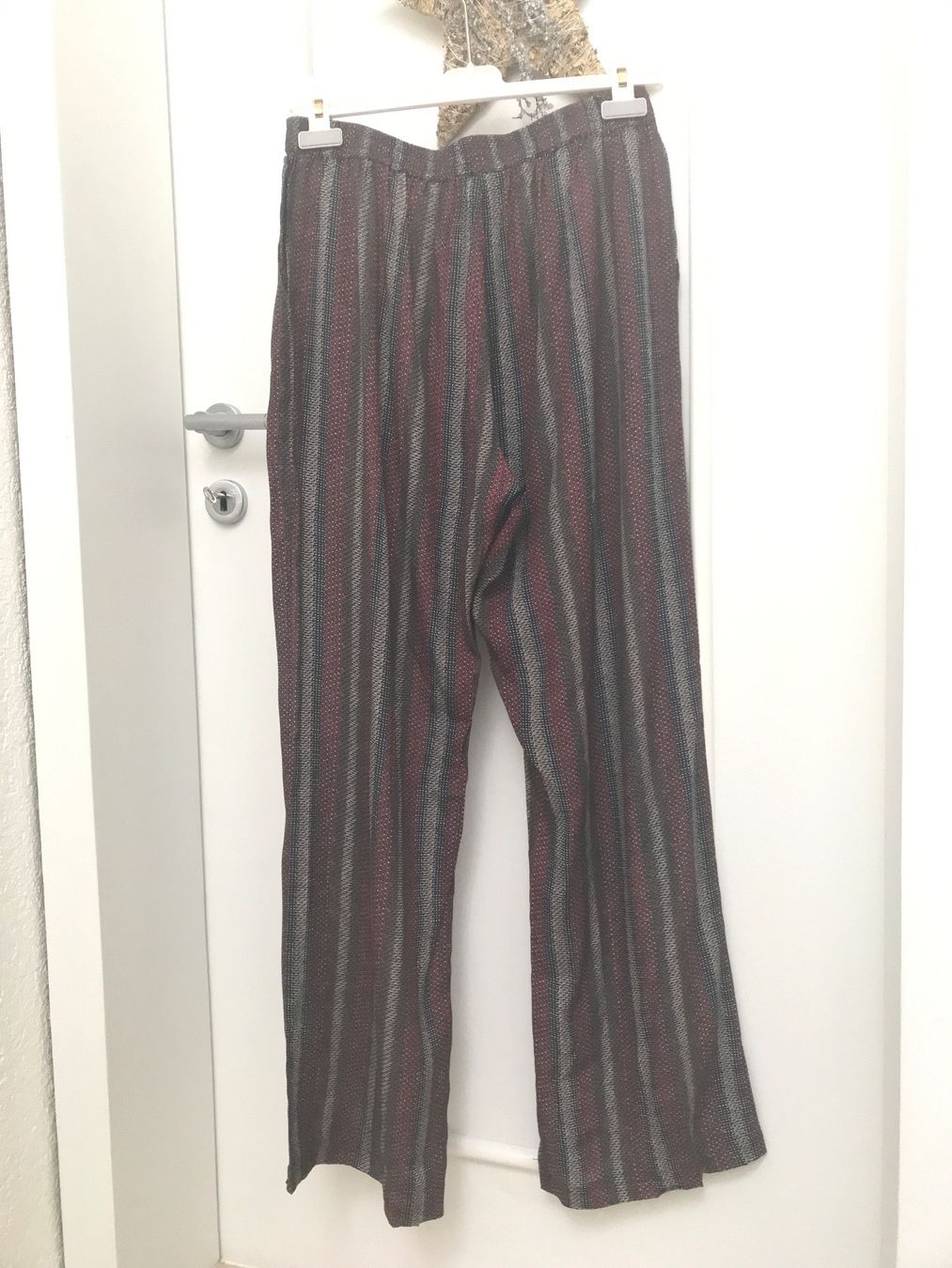 Pantaloni: STELLA NOVA Stoffhose in Dunkelrot 36 – Nuovo e nell'imballaggio originale da Glattfelden venduto da Danshari 2