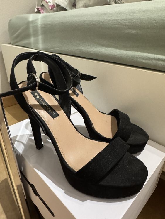 Chaussures femmes: Elegante, schwarze High Heels, Grösse 37 – D'occasion à Zürich par Cla_98