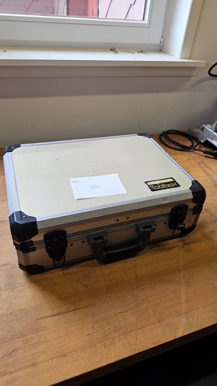 Tutti gli attrezzi: Werkzeugkoffer TOOLBOX inkomplett – Usato da Diessenhofen venduto da Osio 6