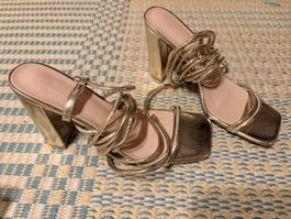 Sandales à talons dorées, style string, idéales pour l'été