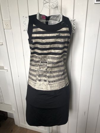 Robe Save The Queen neuve M
