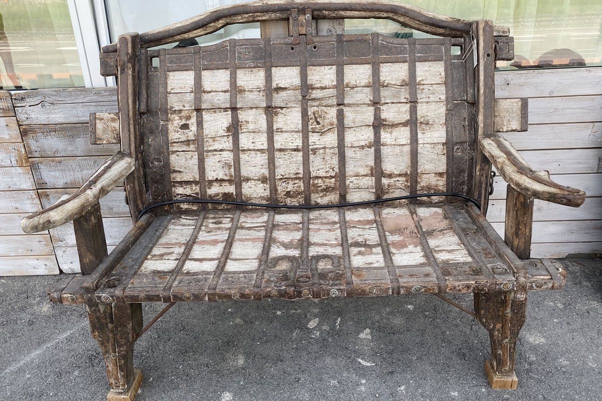 Panchine: Einmalige sehr alte Teakholz Sitzbank – Usato da Ballwil venduto da ClassicGallery