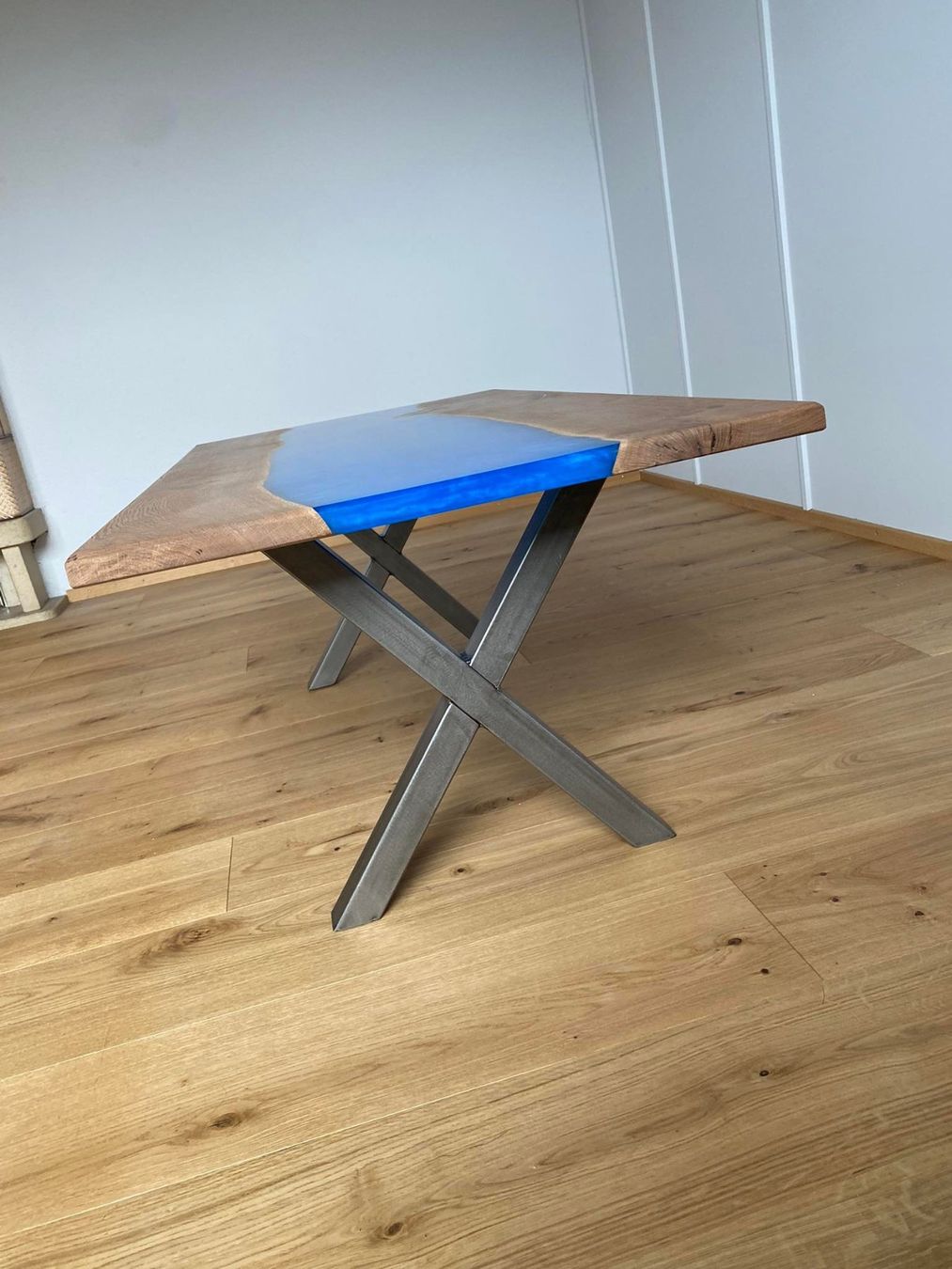 Tavoli: Epoxy Salontisch **River Table Sky Blue Metallic** – Usato da Niederuzwil venduto da gullipulli 9