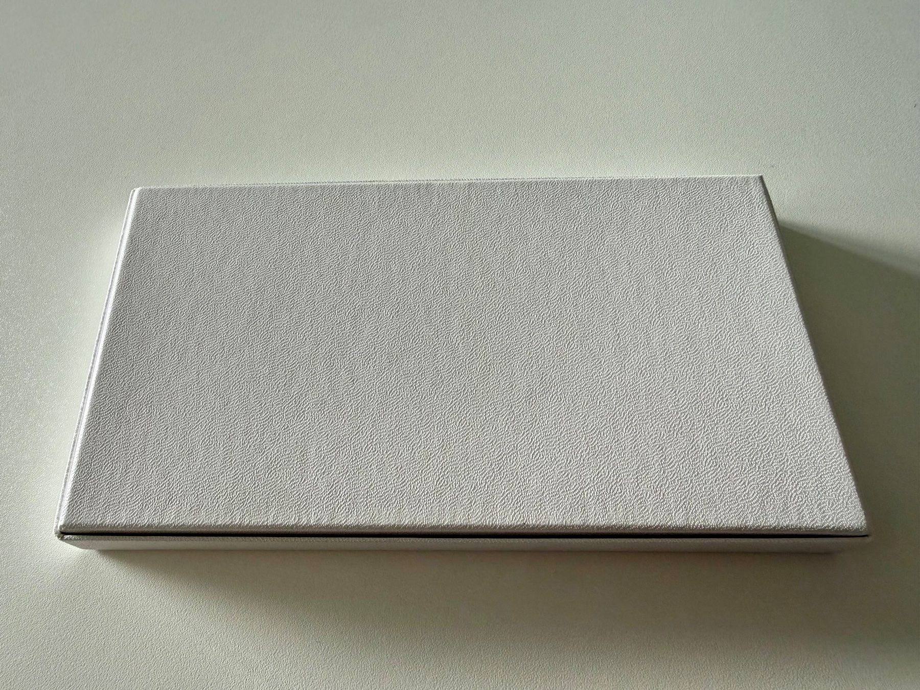 Patek Philippe Orologi: PATEK PHILIPPE Genève - Box blanc rectangulaire – Usato da Mont-sur-Lausanne venduto da vmi_ym5l 3