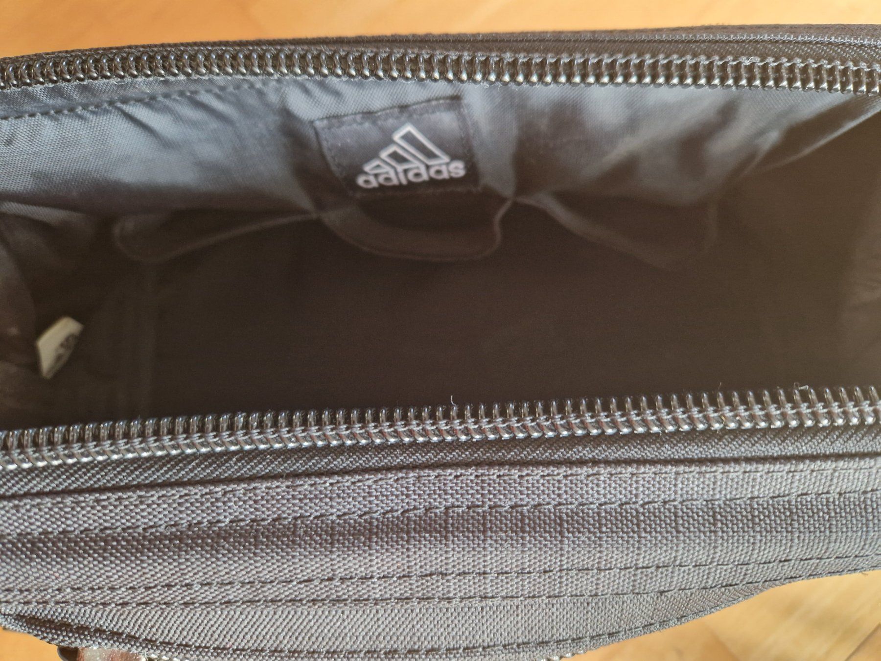 Custodie per cosmetici: Toilettentasche Adidas  original Schwarz – Usato da Münsingen venduto da Geeskile 1