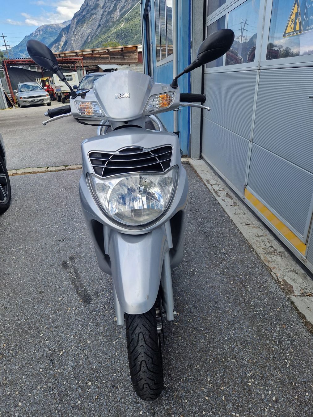 Sym Scooters: SYM HD 125 Roller, Grau Metallisiert ab MFK – D'occasion à Salgesch par Vintageswitzerland 2