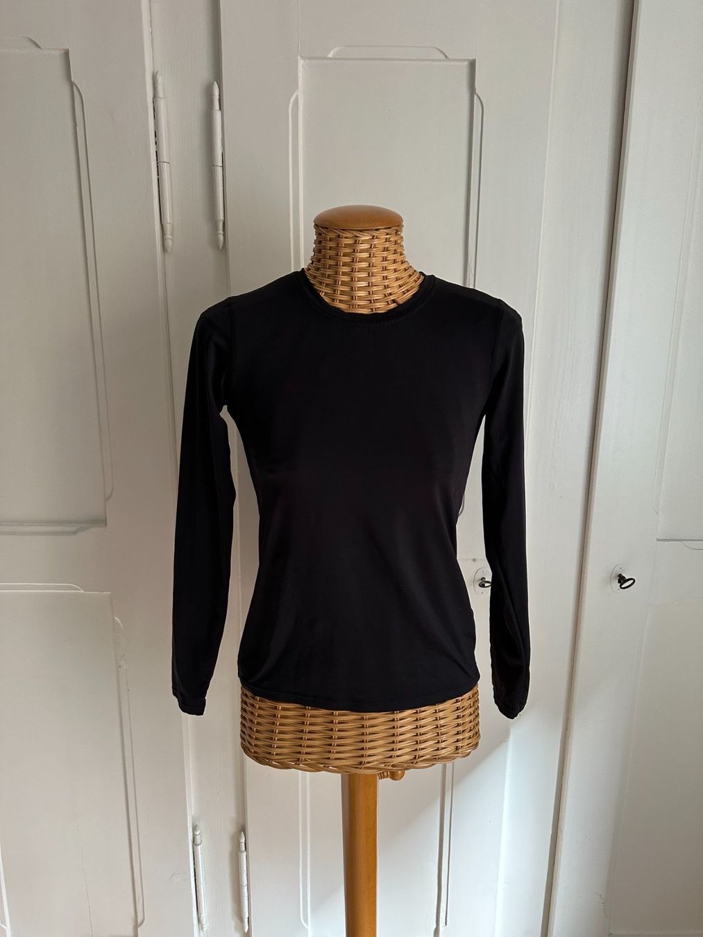 H&M T-shirt: Sport Langarmshirt schwarz - XS – Usato da Zürich venduto da Diazaio