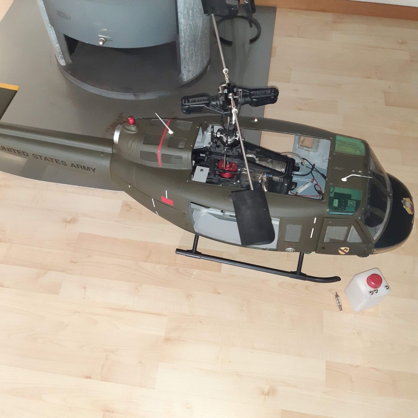 Modellismo RC: Rumpfbausatz Bell 205 UH-1D – Nuovo (secondo la descrizione) da Grünen venduto da Joggi161