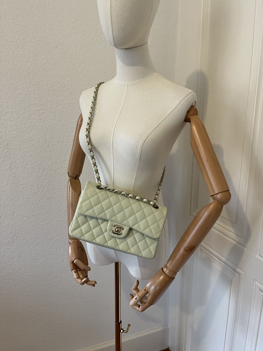Chanel Sacs femmes: Chanel Classic Small Flap Bag in Mint Green – D'occasion à Mies par nic_yk5d 1