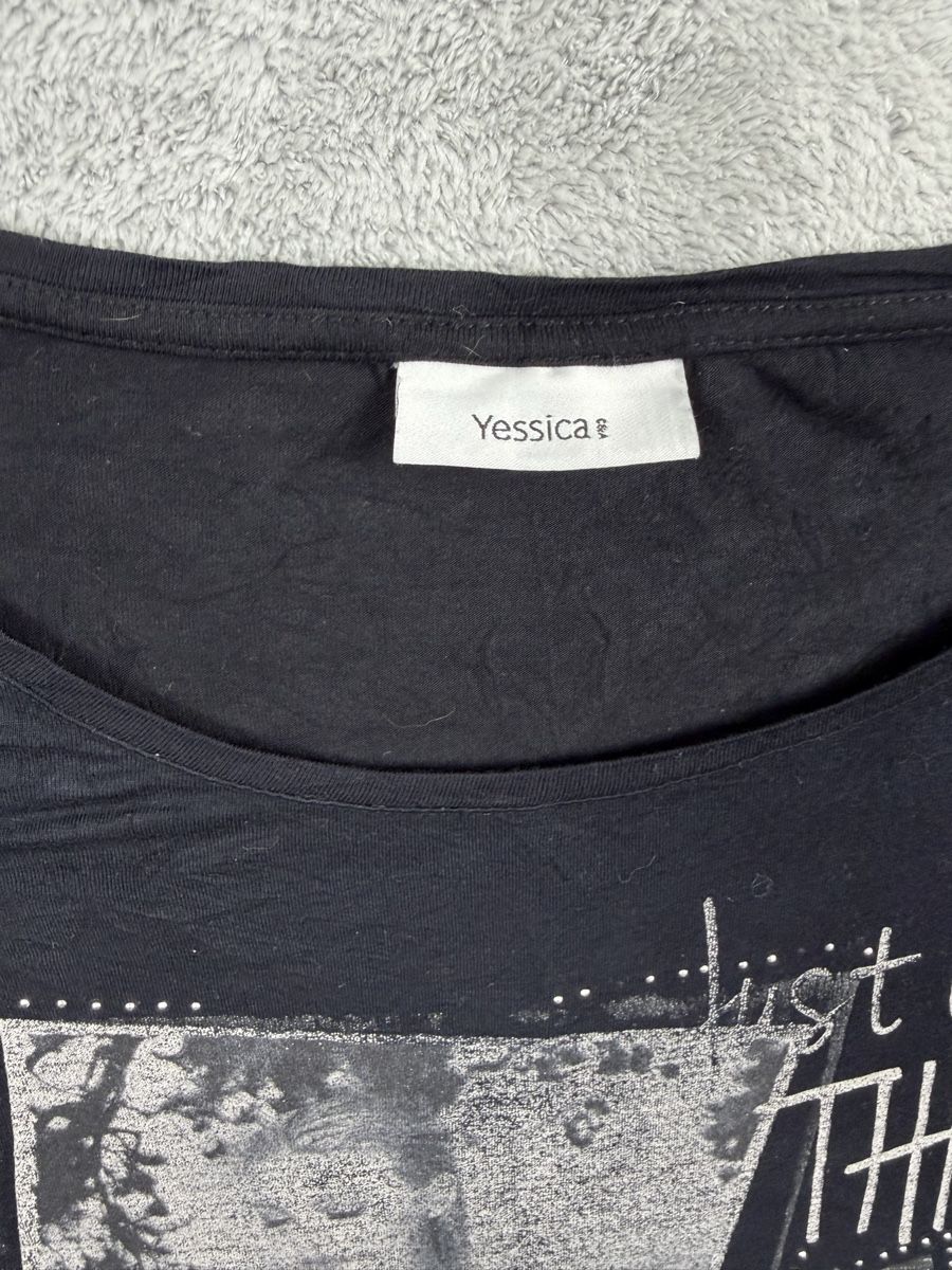 T-shirt: Y2K woman tee – Usato da Erlinsbach SO venduto da TogaResell 3