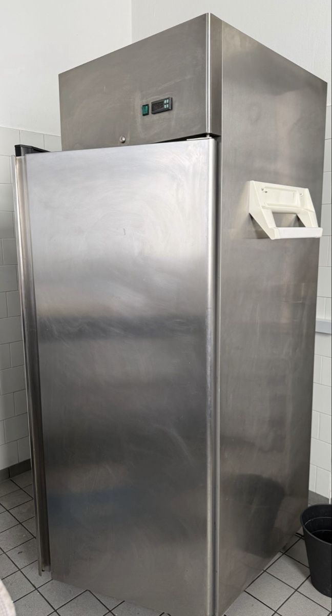 Frigoriferi: Frigorifero professionale inox – Usato da S. Pietro venduto da fil_yhb9 3