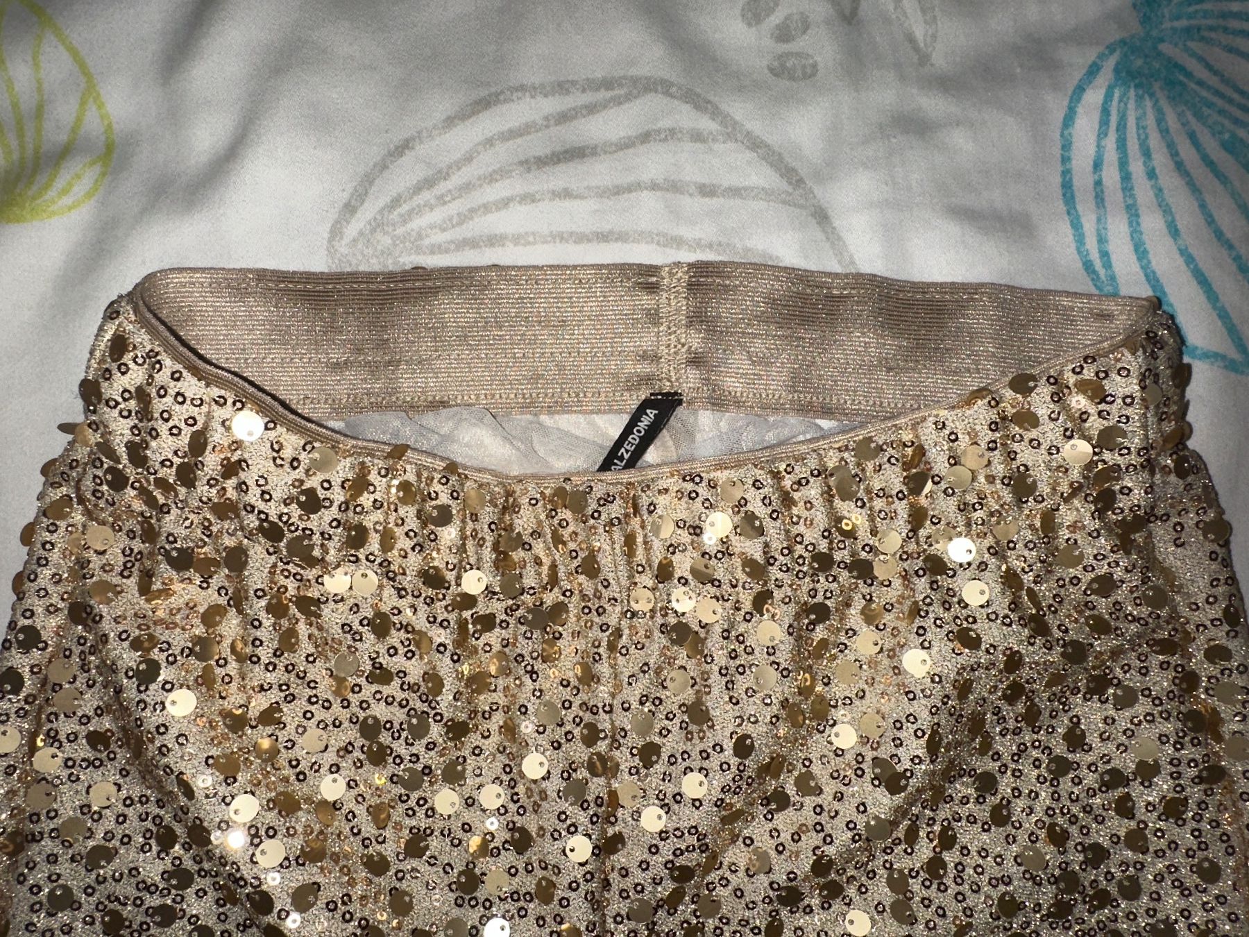 Calzedonia Pantaloni: Hosen mit Pailletten – Usato da Uetikon am See venduto da Lorella.v 1