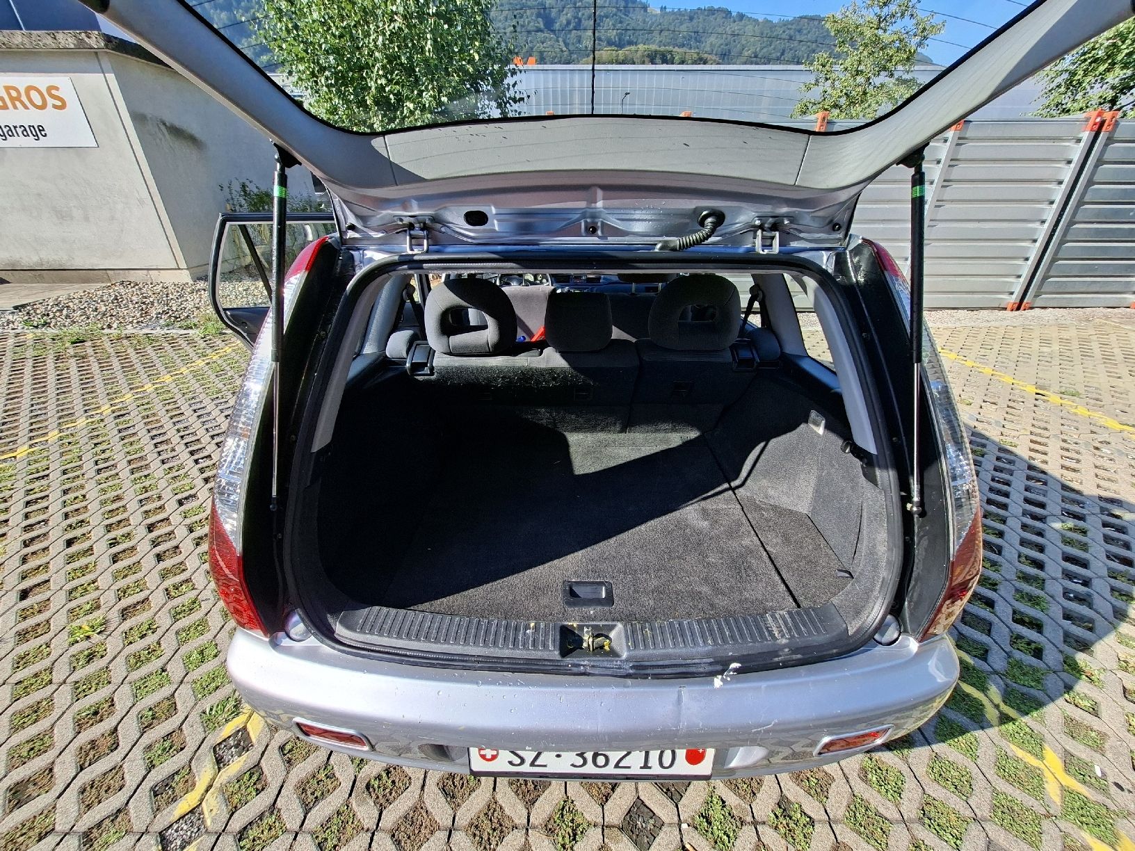 Mitsubishi Automobili: Mitsubishi Lancer Kombi – Usato da Siebnen venduto da Swiss.fabu 5