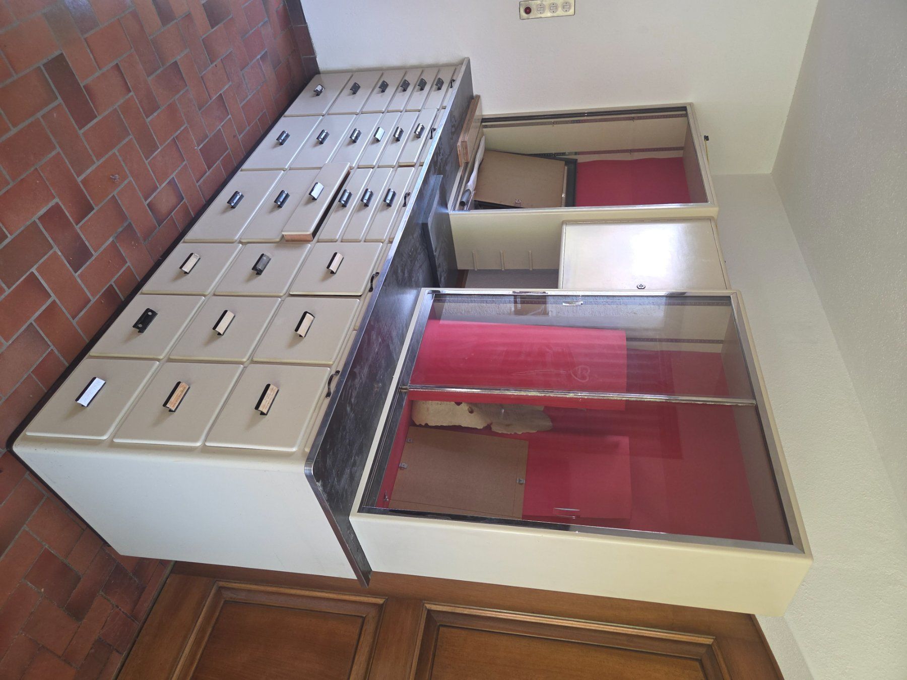 Scaffali: Retro Apothekermöbel / Sideboard mit vielen Schubladen – Usato da Wetzikon ZH venduto da GSWetzikon 2