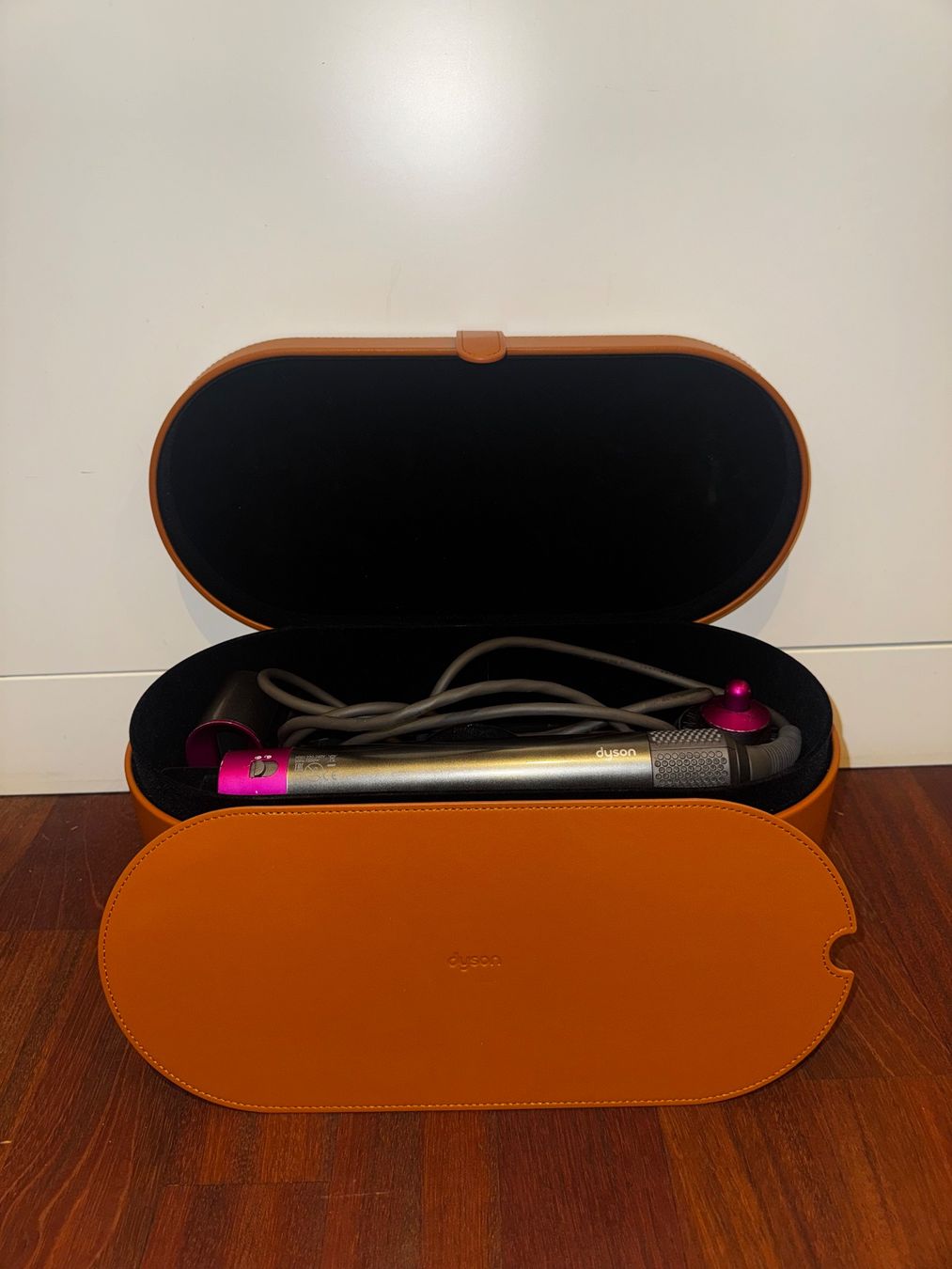 Dyson Asciugacapelli: Dyson Airwrap Long Komplett – Usato da Zürich venduto da Laila_anni 1