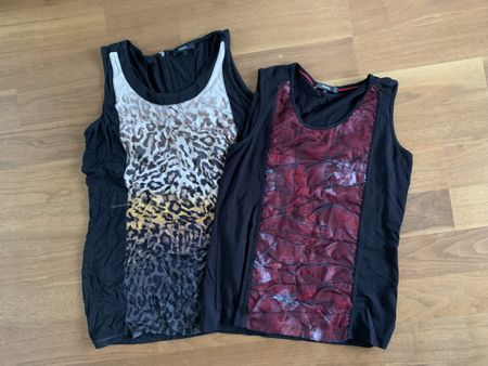 Sommer-Tops, Gr. L, schwarz mit Print - 2 Stück