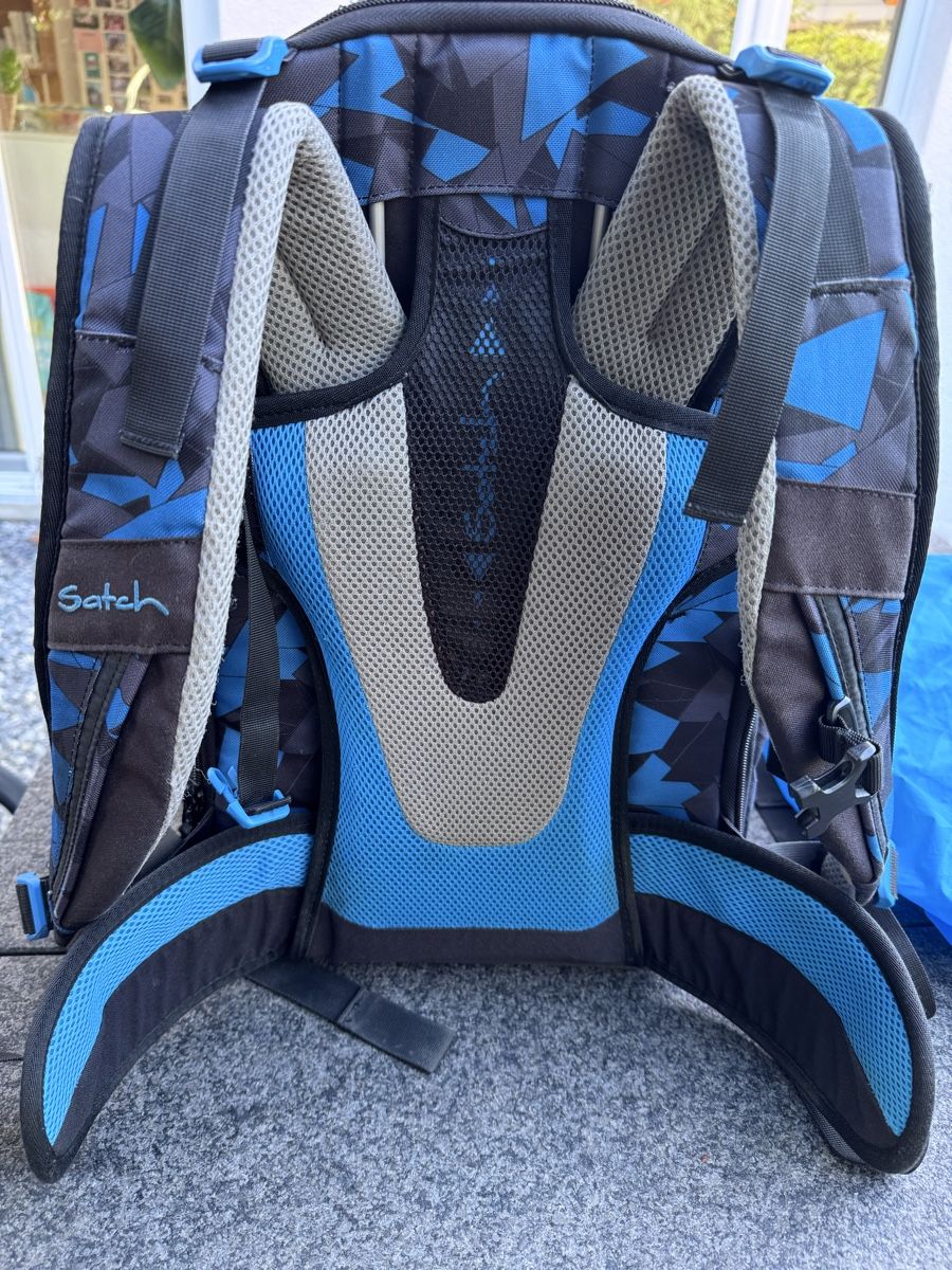 Satch Sacs & sacs à dos: Satch Rucksack blue triangle mit Regenschutz  – D'occasion à Niederbüren par Oetschli 6