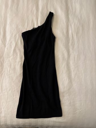 Robe noire asymétrique Bershka, taille XS