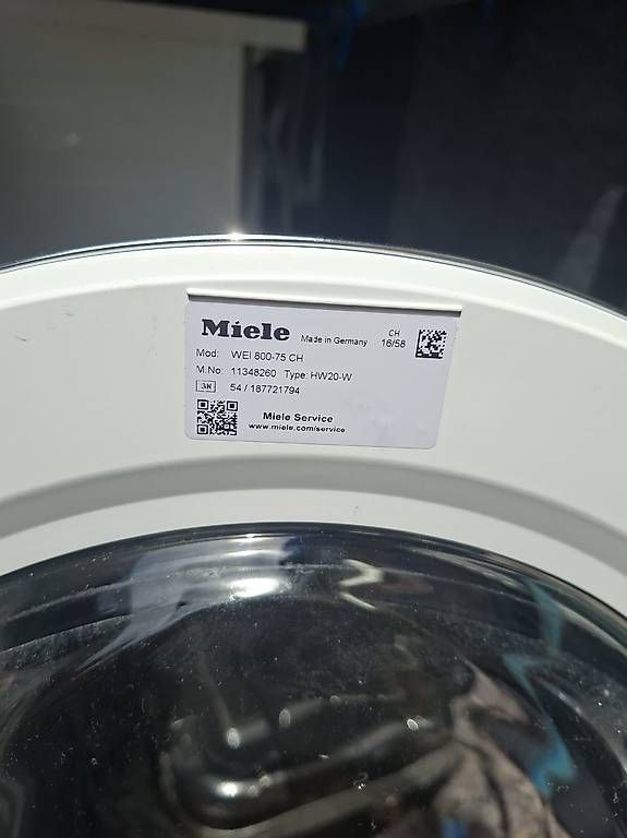 Miele Lavatrici: Miele Waschmaschine WEi 800-75 CH rechts – Usato da Henggart venduto da EHG2019 2