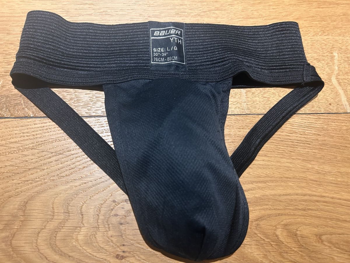Bauer Protections: Tiefschutz Bauer Gr. YTH L/G – D'occasion à Jona par grizzlyhedi01