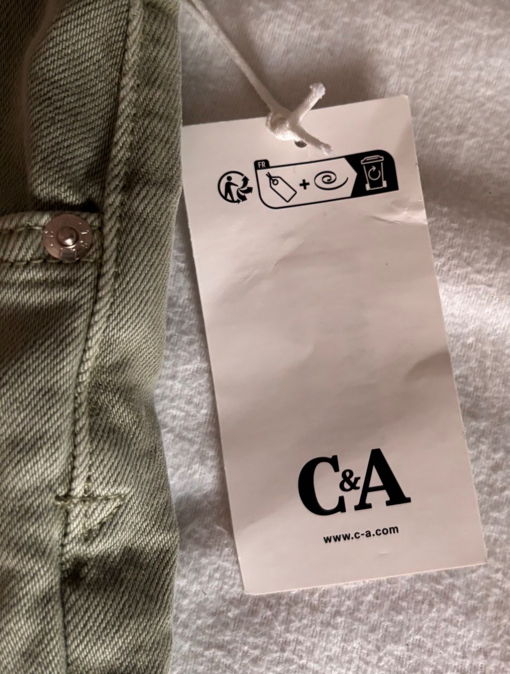 C&A Jeans: C&A Mom Shorts hellgrün brandneu – Neu und originalverpackt aus Herrliberg von eka_dz6d 3