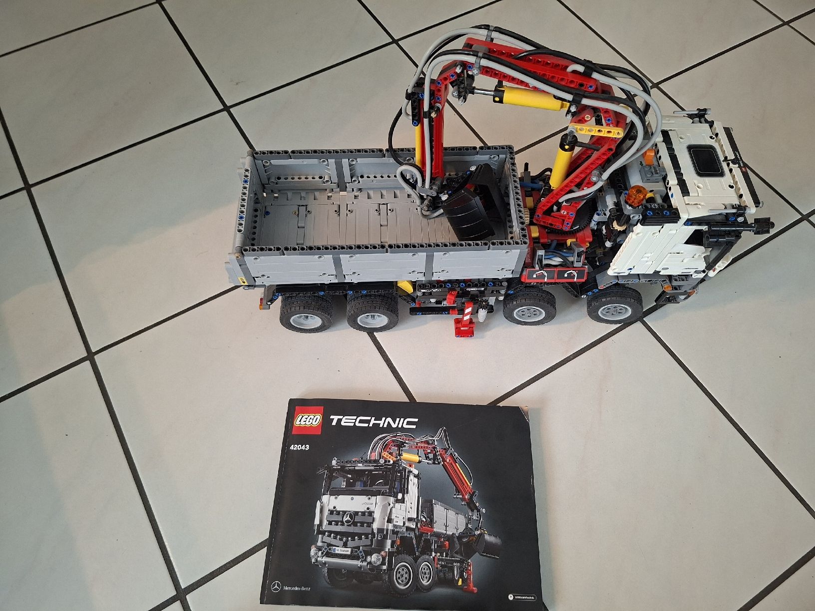 Lego Jouets: Lego Technik 42043 Merceders-Benz Arocs – D'occasion à Schattdorf par mamo1952